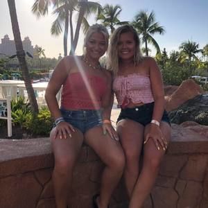 Meet your Posher, Holly